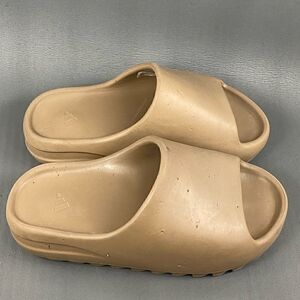 Adidas Yeezy Slide Core Brown womens size 5